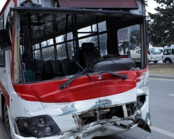 Bakıda avtobus piyadanı vurdu  